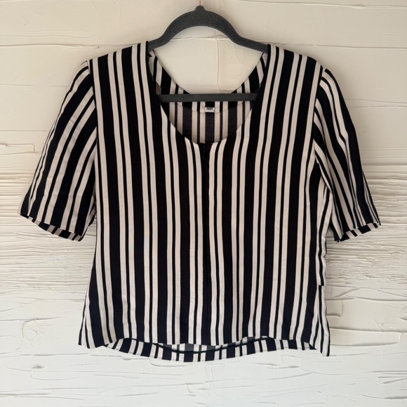 Anthropologie | Front Clothing | S | Black & White Striped V-Neck Blouse - Picture 2 of 6